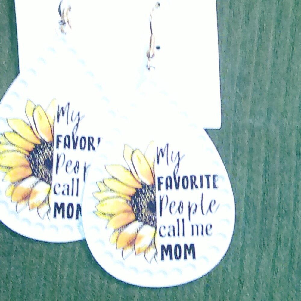 nice mom earrings Urgent closing april 1, 2026 all must go - Picture 1 of 1